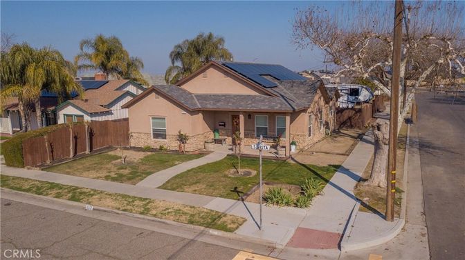Backyard, Exterior, Facade, Solar Panels, Mediterranean