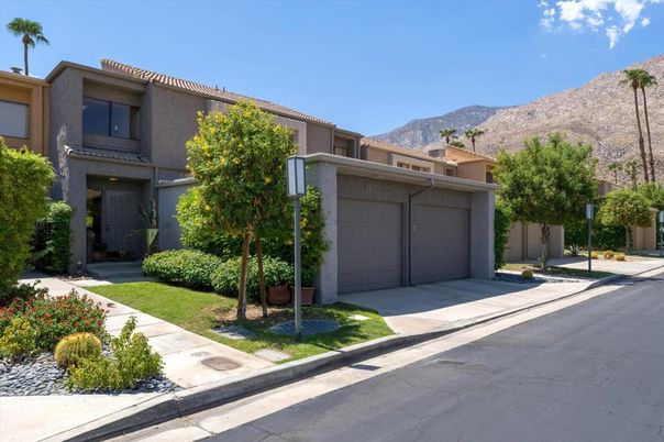 Attached, Exterior, Facade, Mediterranean