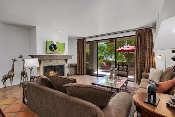 Fireplace, Interior, Living room, Recessed Lighting