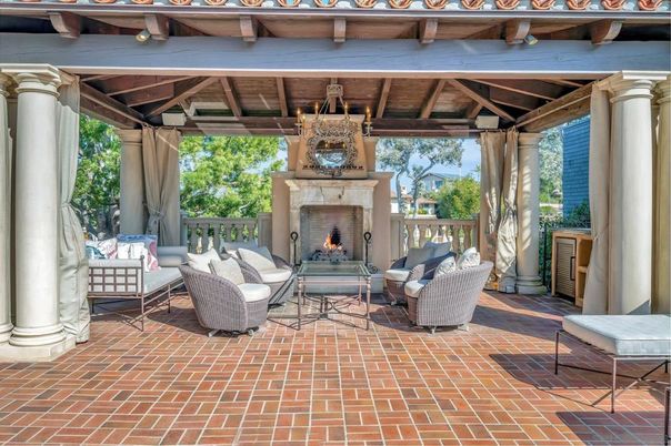 Exterior, Fireplace