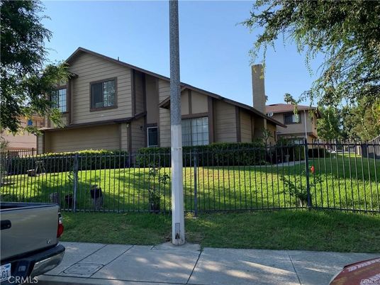 Attached, Exterior, Facade, Raised Ranch