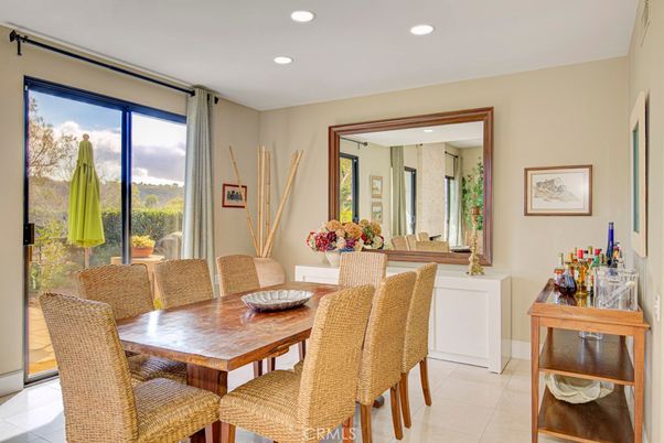 Dining room, Interior, Recessed Lighting
