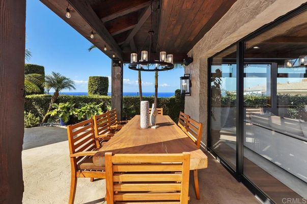 Dining room, Exterior, Pendant Lights