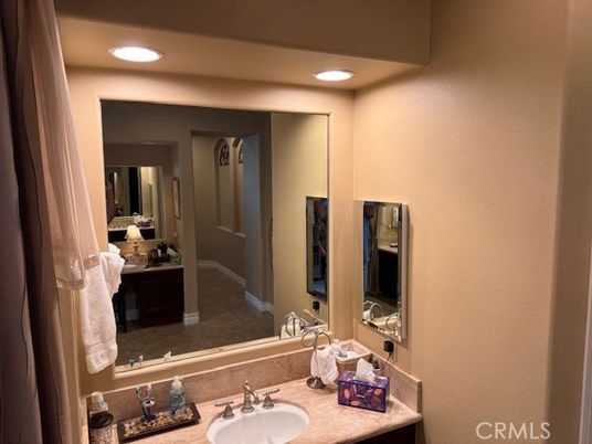 Bathroom, Interior, Recessed Lighting