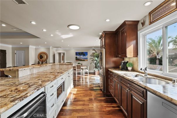 Dining room, Interior, Kitchen, Recessed Lighting, Wood Texture Flooring