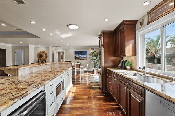 Dining room, Interior, Kitchen, Recessed Lighting, Wood Texture Flooring