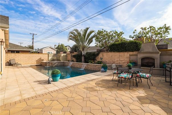 Exterior, Fireplace, Pool