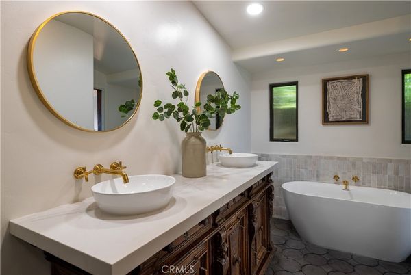 Bathroom, Dual Sink Vanities, Free Standing Baths, Interior, Recessed Lighting