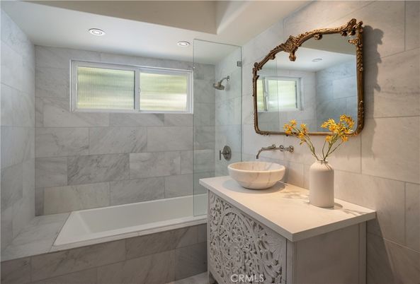 Bathroom, Interior, Marble Walls, Recessed Lighting