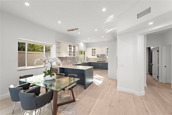 Dining room, Interior, Kitchen, Pendant Lights, Recessed Lighting, Wood Texture Flooring