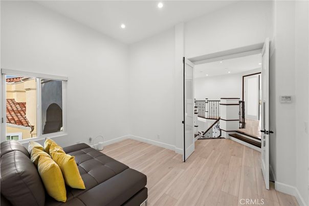 Fitness Equipment, Interior, Recessed Lighting, Wood Texture Flooring
