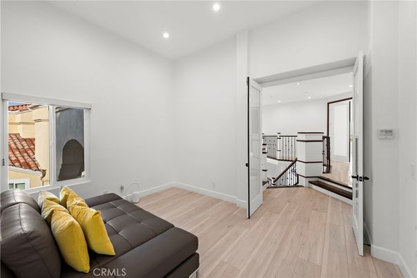 Fitness Equipment, Interior, Recessed Lighting, Wood Texture Flooring