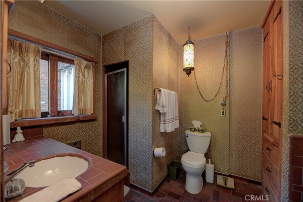 Bathroom, Interior, Tile Countertops