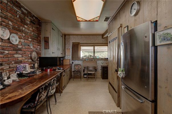 Dining room, Interior, Kitchen, Stainless Steel Appliances, Stone Walls