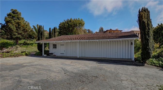 Backyard, Detached Garage, Exterior
