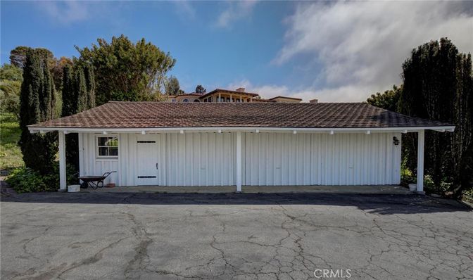 Detached Garage, Exterior
