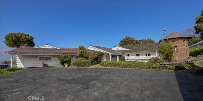 Attached, Exterior, Facade, Ranch