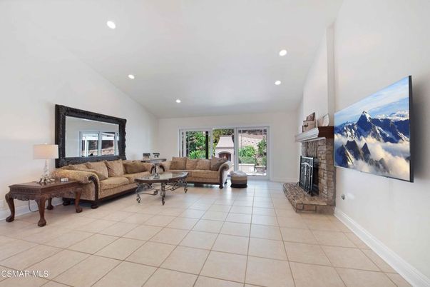 Fireplace, Interior, Living room, Recessed Lighting
