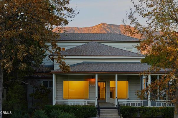 Exterior, Facade, American Foursquare