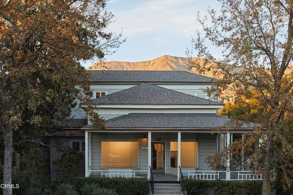 Exterior, Facade, American Foursquare