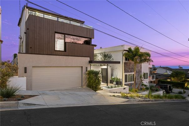 Attached, Exterior, Facade, Modern