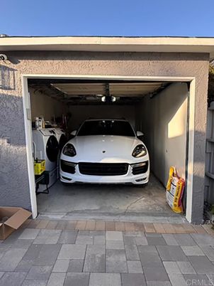 Exterior, Garage