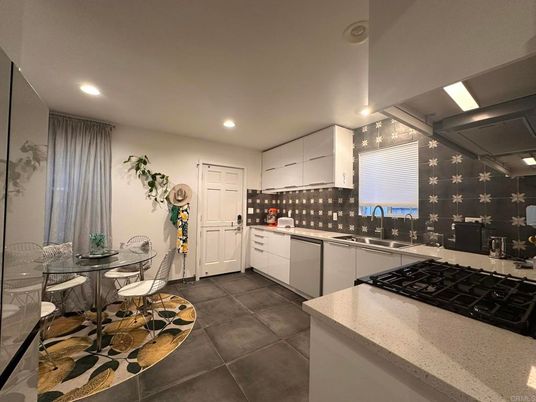 Dining room, Interior, Kitchen, Recessed Lighting