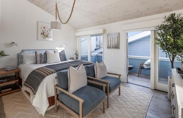 Bedroom, Interior, Pendant Lights, Wooden Ceilings, Wood Texture Flooring
