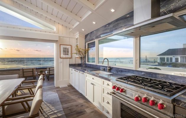 Interior, Kitchen, Recessed Lighting, Water, Wood Texture Flooring