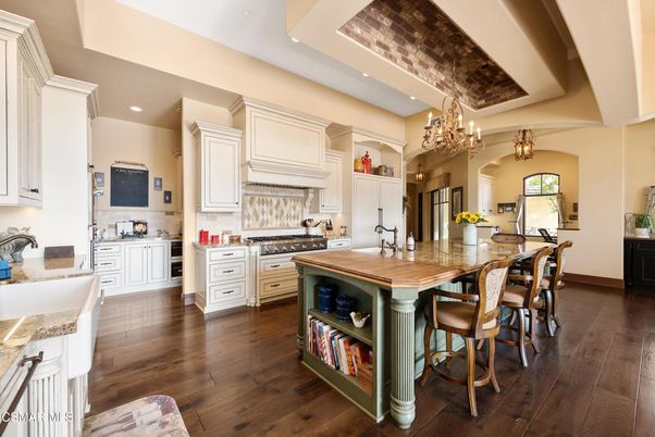 Chandelier, Interior, Kitchen, Recessed Lighting, Wood Texture Flooring