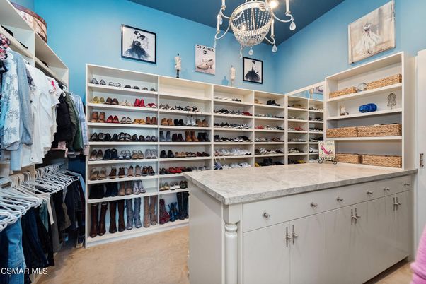 Chandelier, Interior, Walk-in Closets