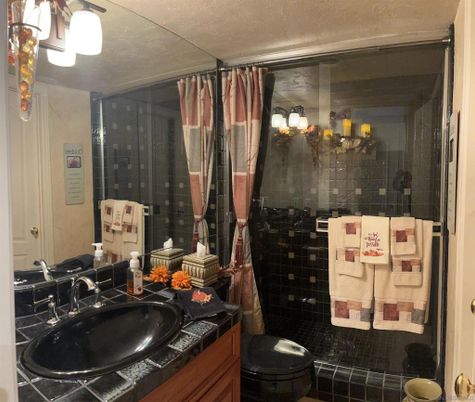 Bathroom, Interior, Tile Countertops