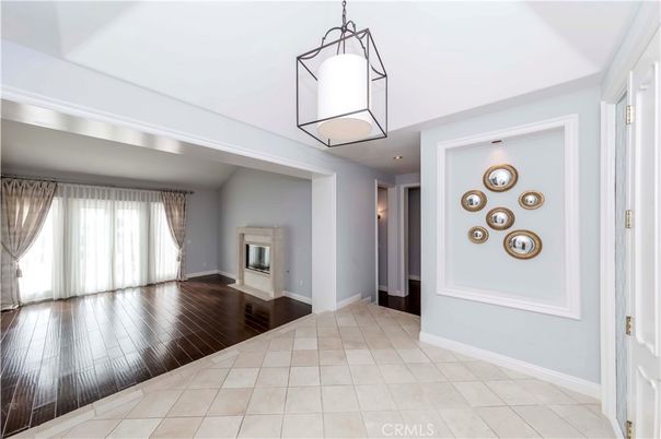 Interior, Pendant Lights, Wood Texture Flooring