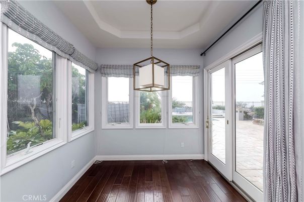 Interior, Pendant Lights, Wood Texture Flooring