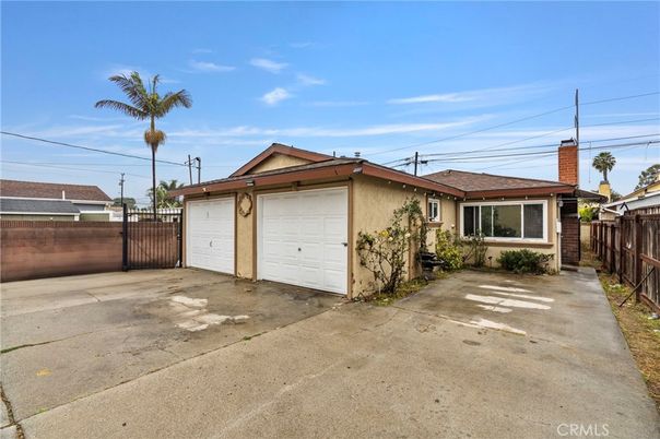 Detached Garage, Exterior