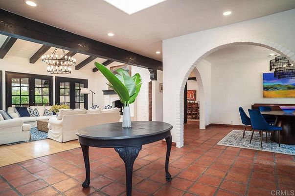 Chandelier, Dining room, Interior, Living room, Recessed Lighting, Wooden Beams
