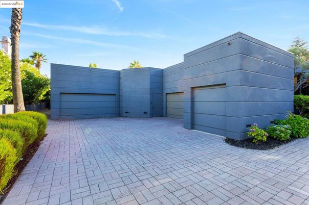 Detached Garage, Exterior