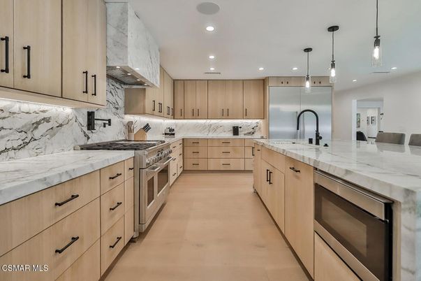 Interior, Kitchen, Pendant Lights, Recessed Lighting, Stainless Steel Appliances