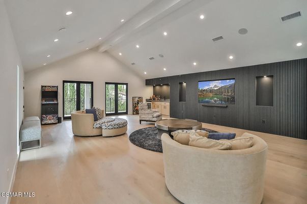 Interior, Living room, Recessed Lighting, Wood Texture Flooring