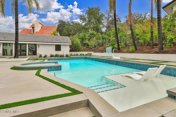 Exterior, Pool