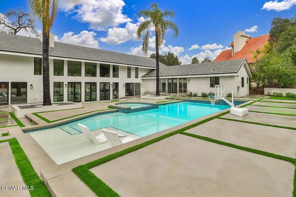 Exterior, Pool