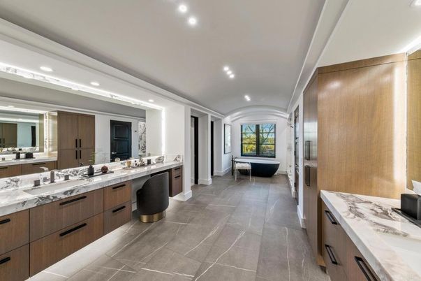 Bathroom, Dual Sink Vanities, Free Standing Baths, Interior, Recessed Lighting