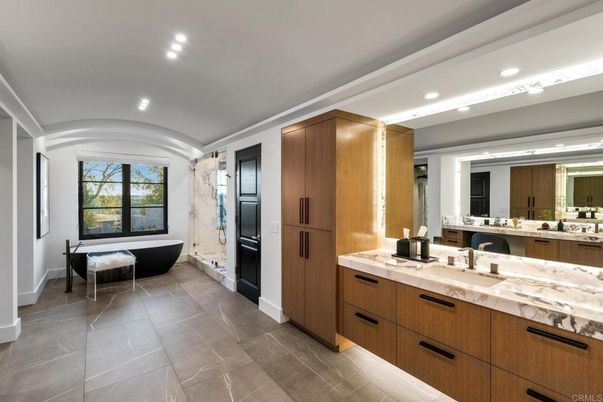 Bathroom, Dual Sink Vanities, Free Standing Baths, Interior, Recessed Lighting