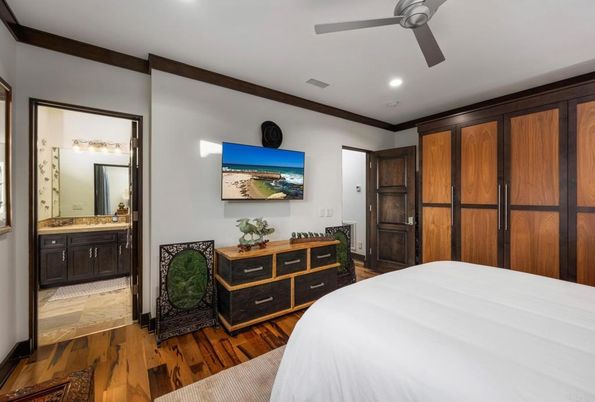 Bathroom, Bedroom, Interior, Recessed Lighting, Wood Texture Flooring