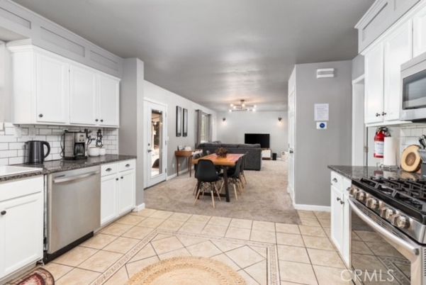 Dining room, Interior, Kitchen, Living room, Stainless Steel Appliances