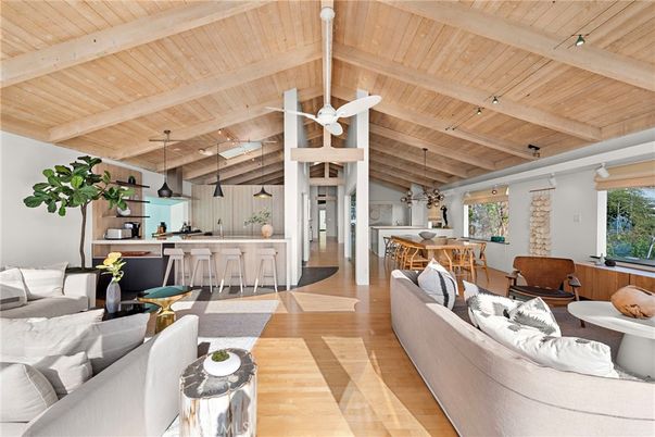 Dining room, Interior, Kitchen, Living room, Pendant Lights, Wooden Beams, Wooden Ceilings, Wood Texture Flooring