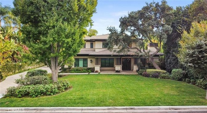 Backyard, Exterior, Facade, Mediterranean