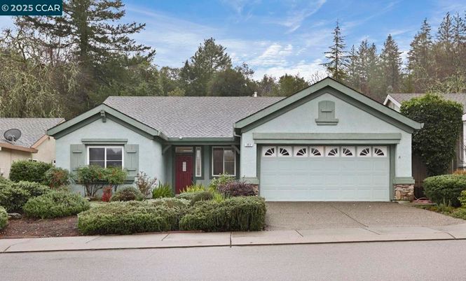 Attached, Exterior, Facade, Ranch