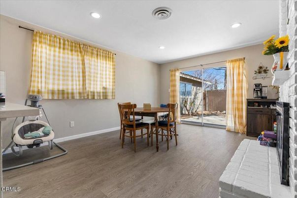 Dining room, Fireplace, Interior, Recessed Lighting, Wood Texture Flooring