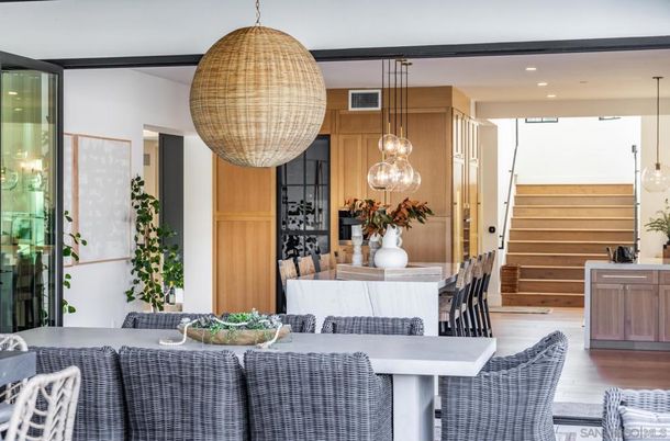 Dining room, Interior, Pendant Lights, Recessed Lighting